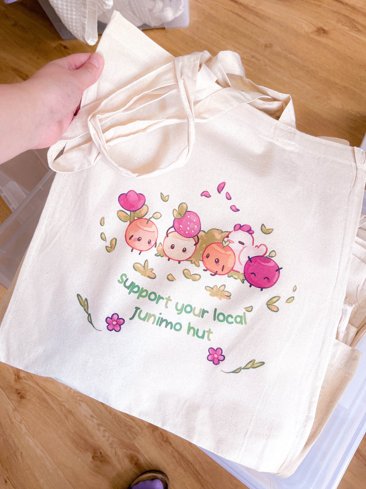 Unterstützen Sie Ihre lokale Junimo-Hütte Tragetasche | Von Farmspielen inspirierte Tragetasche | Einkaufstasche | Jutetasche | Kunsthandtasche | Große Einkaufstasche | Miamouz