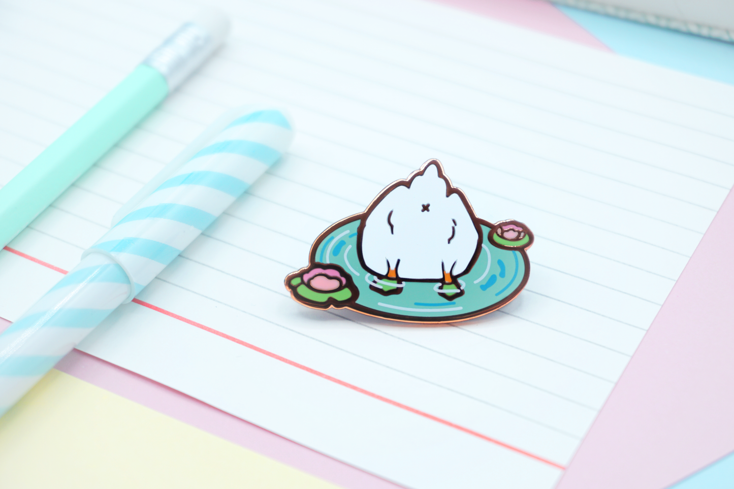 Emaille-Anstecknadel mit Entenhintern | Niedliche Emaille-Anstecknadel mit Abenteurermotiv | Schwimmende Entenküken-Kunst | Kawaii-Ästhetisches Geburtstagsgeschenk | Weihnachtsgeschenk