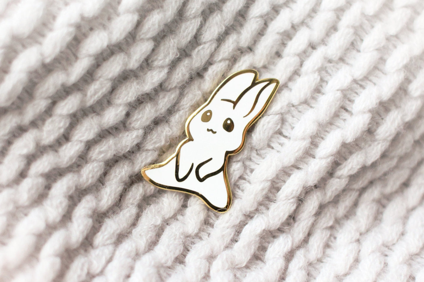 Süßes weißes Kaninchen | Goldfarbener Anstecker aus Hartemaille für Hasensammler | Kawaii-Ästhetisches Geburtstagsgeschenk für Sie | Weihnachtsgeschenk