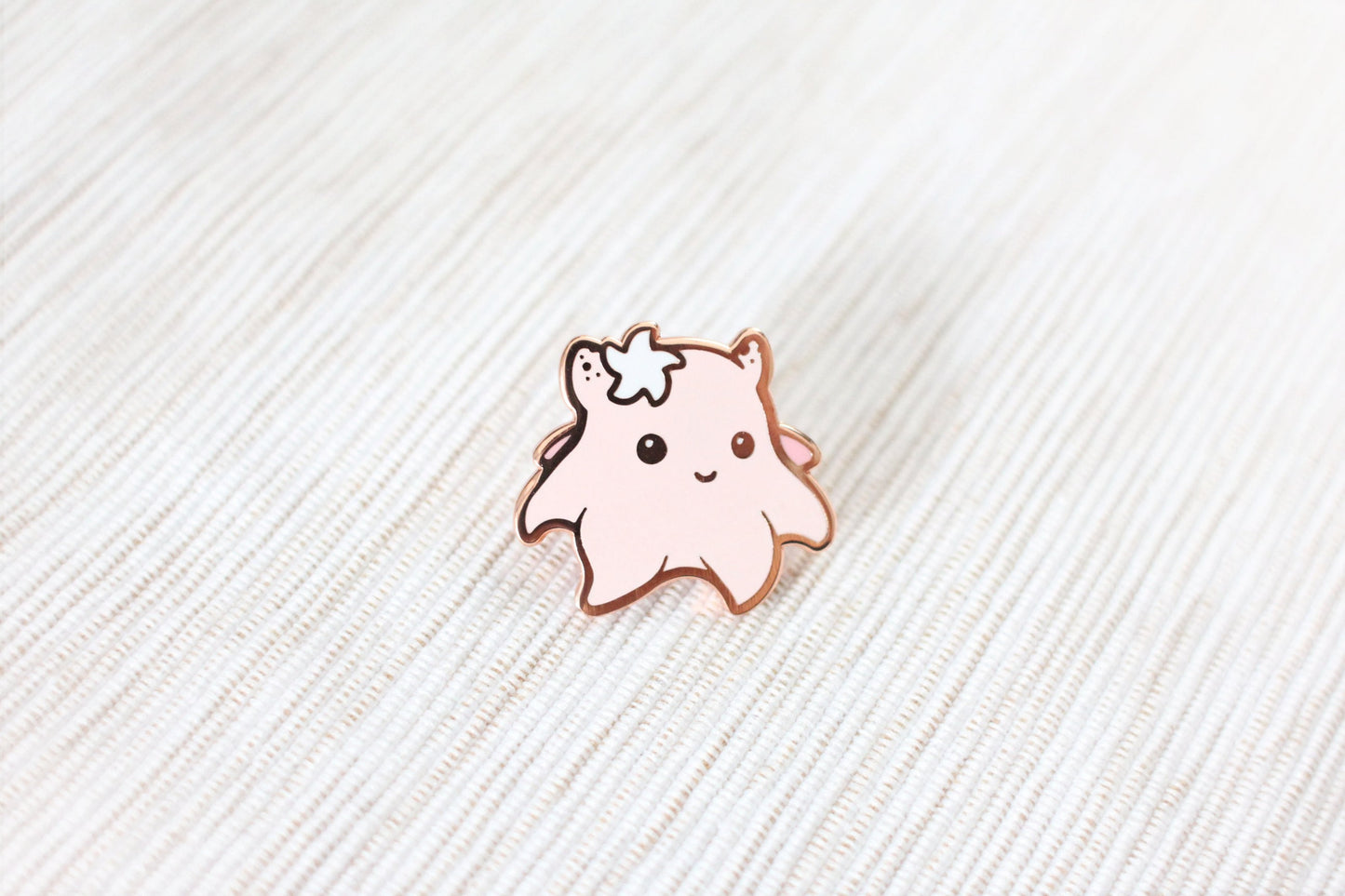 Süßer Dumbo-Oktopus | Dreamscape-Abenteuer | Anstecknadel aus Hartemaille für Sammler | Kawaii-Ästhetik-Geburtstagsgeschenk für sie | Weihnachtsgeschenk