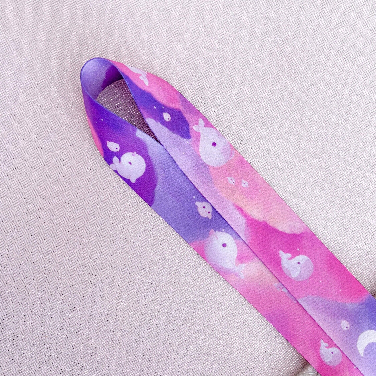 Dreamy Clouds Schlüsselband | 90cm x 25mm | Pinke Ästhetik | Süßes Künstler-Schlüsselband | Convention Artist Alley | Kawaii Accessoires