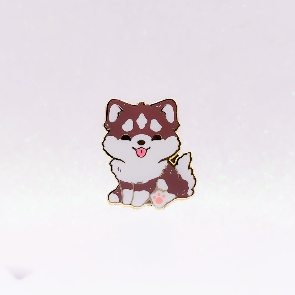 Husky Alaskan Malamute Brown & White | Dog Breeds Hard Enamel Pin | Kawaii Birthday Gift | Christmas Present | Miamouz