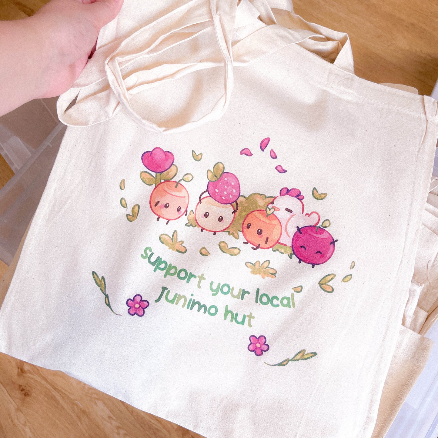 Unterstützen Sie Ihre lokale Junimo-Hütte Tragetasche | Von Farmspielen inspirierte Tragetasche | Einkaufstasche | Jutetasche | Kunsthandtasche | Große Einkaufstasche | Miamouz