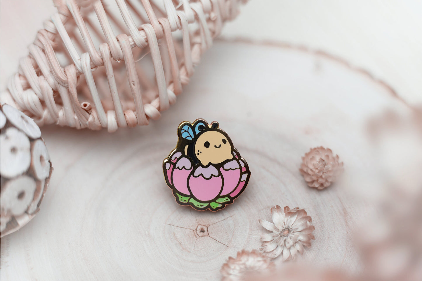 Save The Bees Flower Plant Pin | Collectors Hard Enamel Pin Badge | Kawaii Aesthetic Birthday Gift for Her | Christmas Present for Him | Miamouz