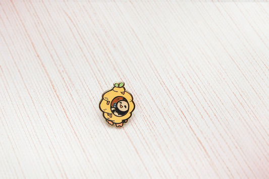 Save The Bees Plant Pin | Collectors Hard Enamel Pin Badge | Kawaii Aesthetic Birthday Gift for Her | Christmas Present for Him | Miamouz