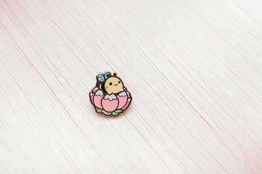 Save The Bees Flower Plant Pin | Collectors Hard Enamel Pin Badge | Kawaii Aesthetic Birthday Gift for Her | Christmas Present for Him | Miamouz