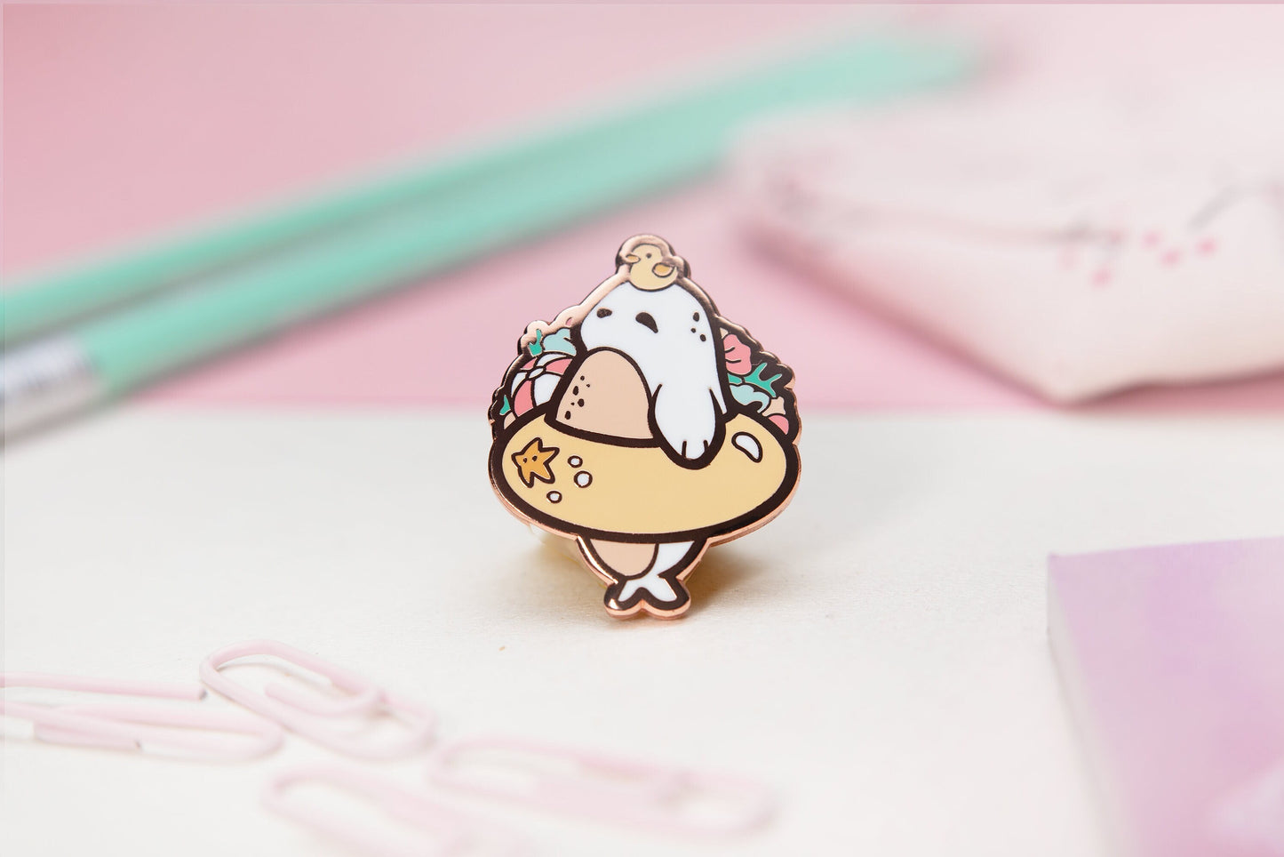 Sweet Summer Seal | Summer Pinniped | Collectors Hard Enamel Pin Badge | Kawaii Aesthetic Birthday Gift for Her | Christmas Present